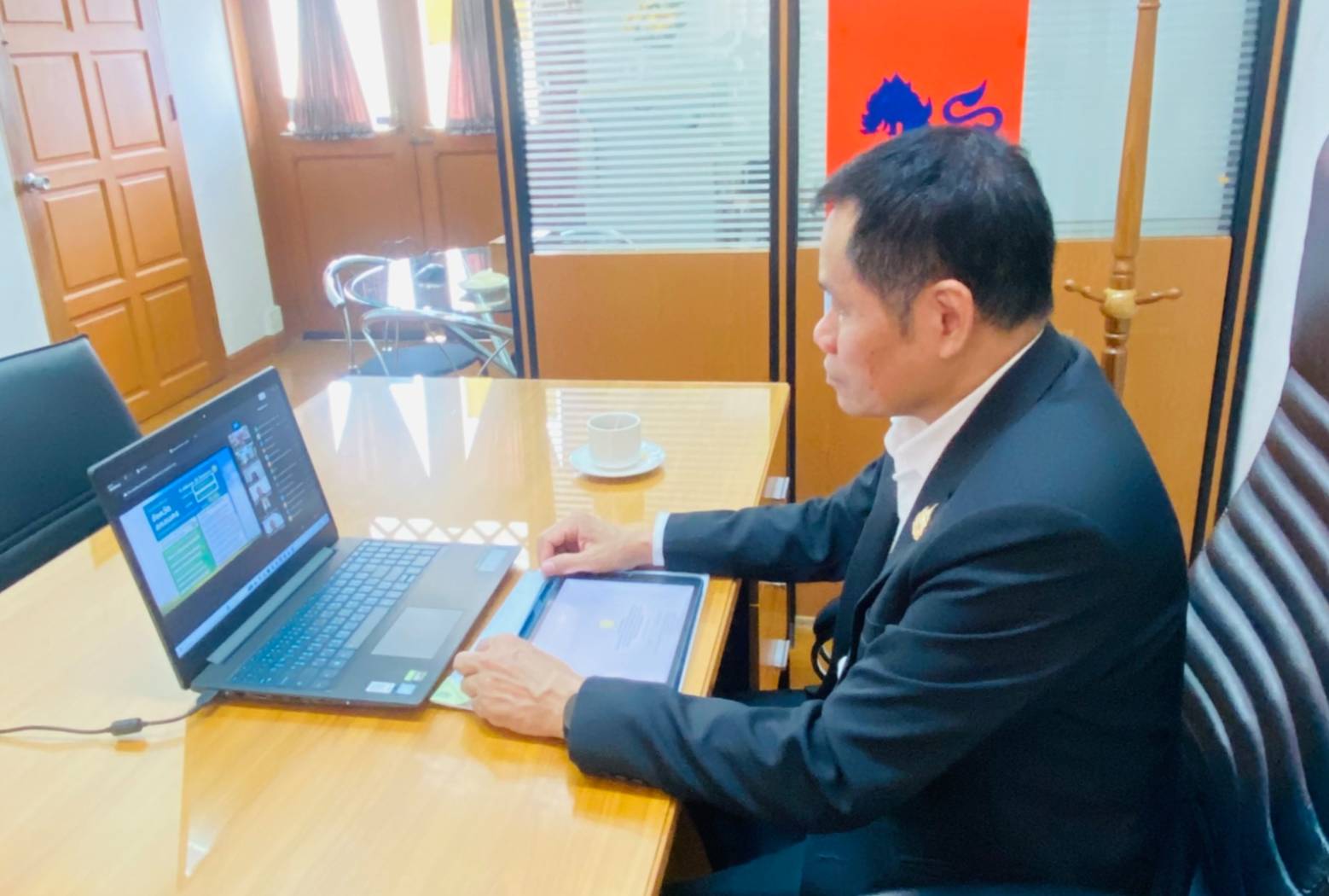 title - ผู้ตรวจราชการ ส.ป.ก. ร่วมประชุมตรวจติดตามความก้าวหน้าผลการดำเนินงานตามแผนการตรวจราชการของผู้ตรวจราชการกระทรวงเกษตรและสหกรณ์ ประจำปีงบประมาณ พ.ศ. 2569 รอบที่ 2 ในเขตตรวจราชการที่ 11 จังหวัดสกลนคร 